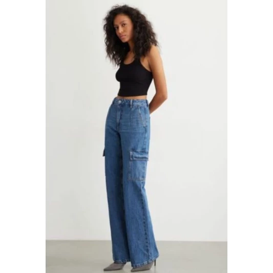 Women's 6-Pocket Bootcut Cargo Jeans - Image 2