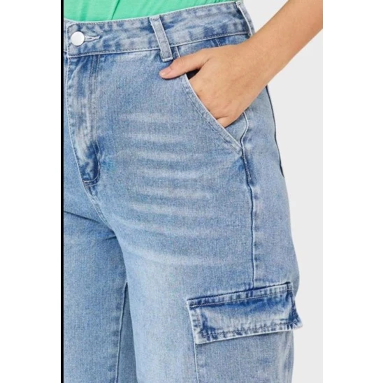 Women's 6-Pocket Bootcut Cargo Jeans - Image 3